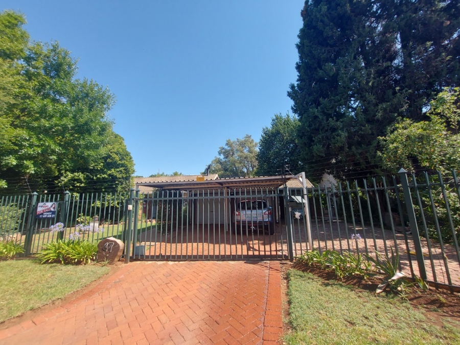 4 Bedroom Property for Sale in Brandwag Free State